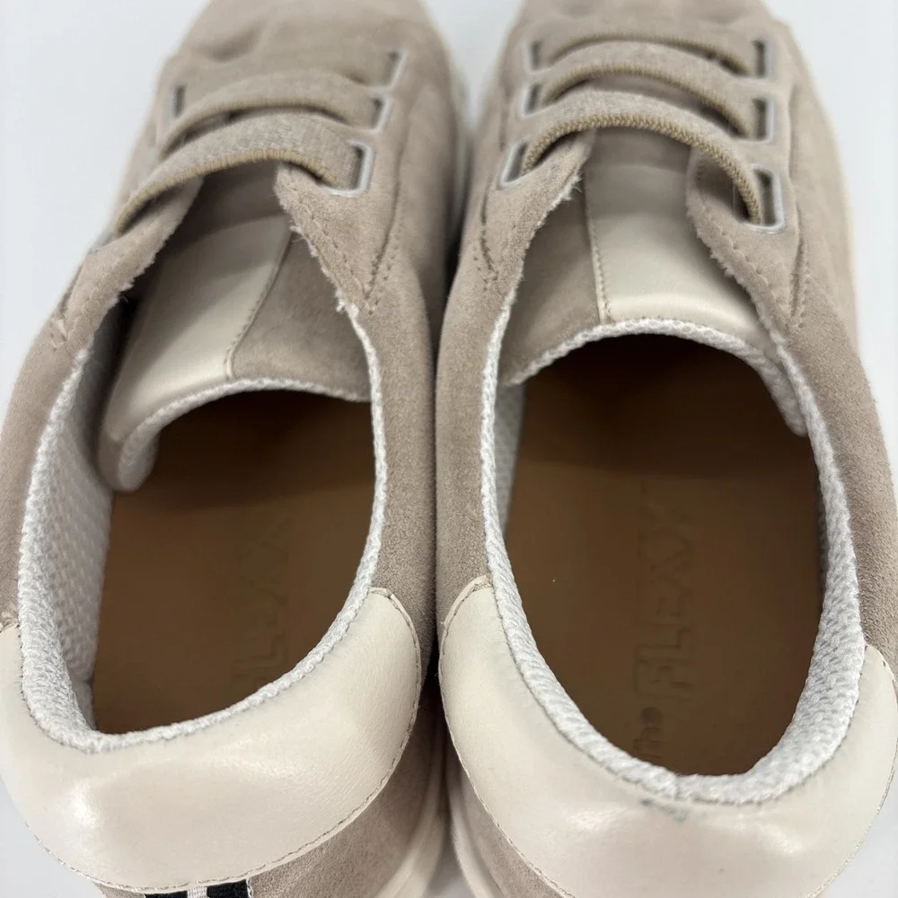 The Flexx Sneak Easy Sneaker Womens 9 Beige Kino Slip on Sneaker NWOT